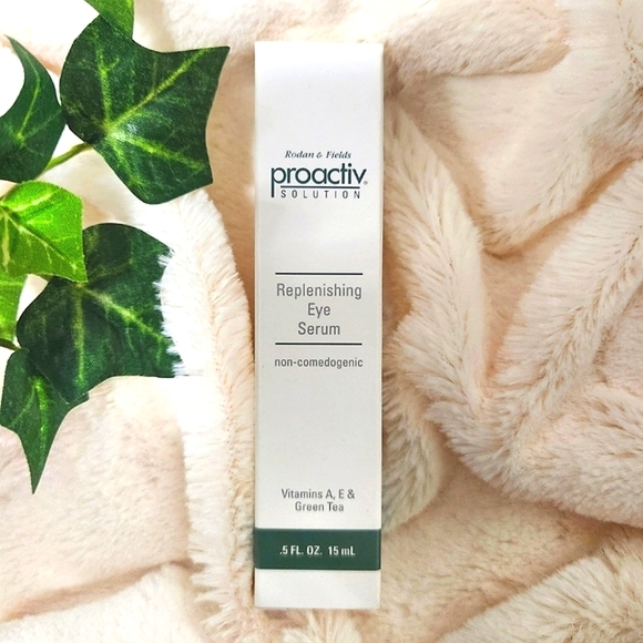 Proactiv Solution Replenishing Eye Serum .5 oz ~ NWT - Picture 2 of 4